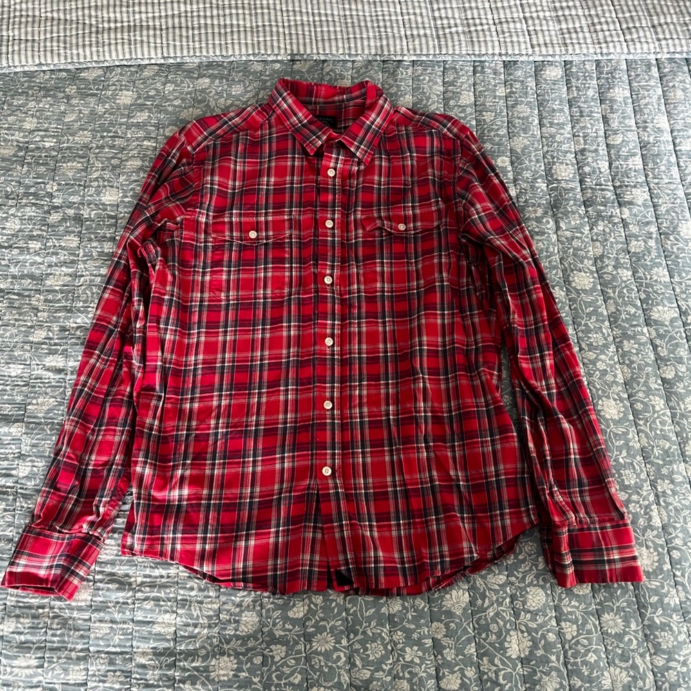 UnTuckit button down